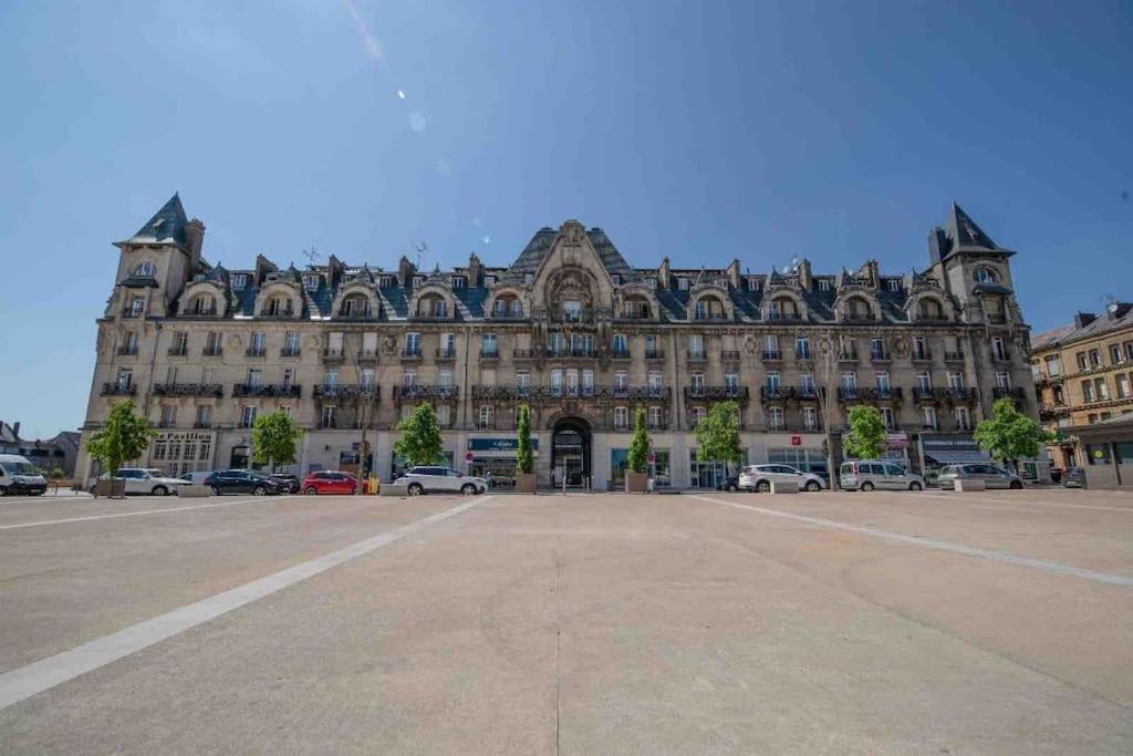 La Suite 7 Gite Urbain Charleville-Mézières Exteriör bild