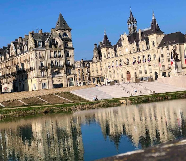 La Suite 7 Gite Urbain Charleville-Mézières Exteriör bild