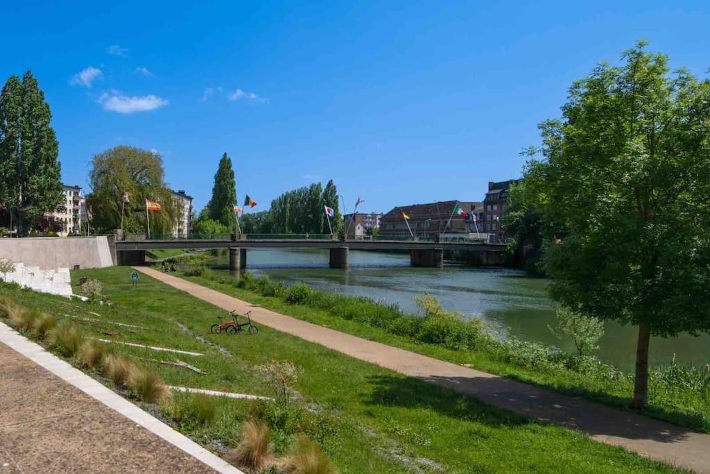 La Suite 7 Gite Urbain Charleville-Mézières Exteriör bild
